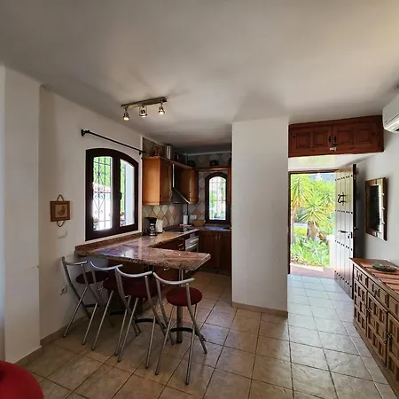 Апартаменты R1370 Mandarinos 61 Нерха