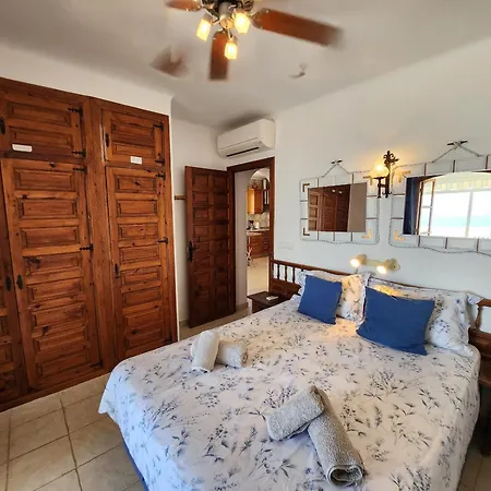 R1370 Mandarinos 61 Апартаменты Нерха